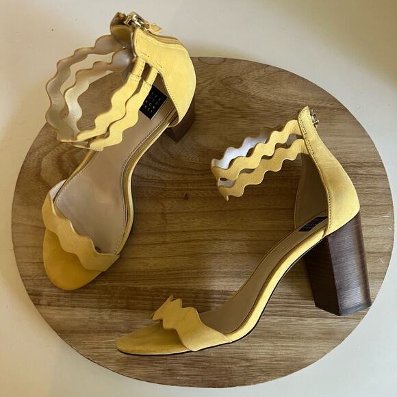 Pale Yellow Retro Mod Wavy Ankle Strap Stacked Chunky Heel Sandal 8.5 - Picture 13 of 13
